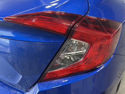 Used 2018 Honda Civic EX image 17