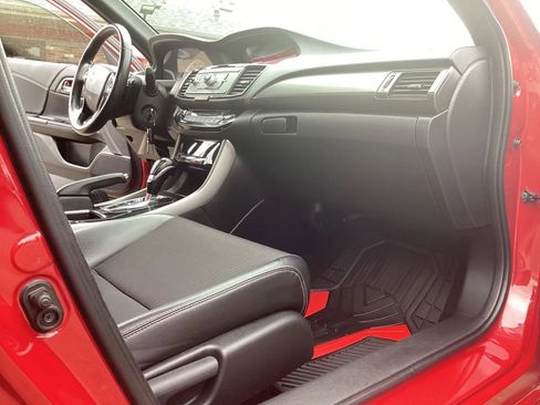 Used 2016 Honda Accord Sport image 39