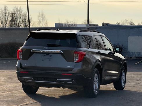 Used 2020 Ford Explorer XLT w/ Equipment Group 202A image 5