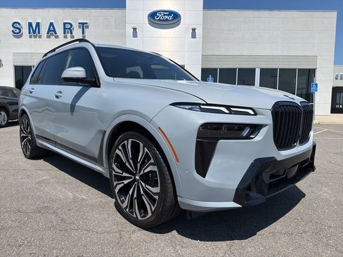 Used 2025 BMW X7 xDrive40i w/ M Sport Package AWD/4WD image 1