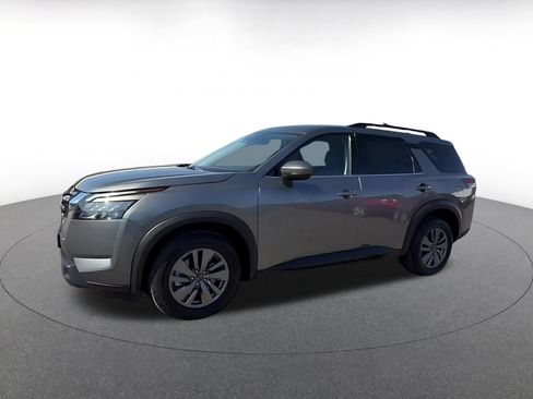 Used 2025 Nissan Pathfinder SV AWD/4WD image 8