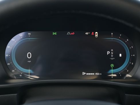 Used 2025 Volvo XC40 B5 Core image 23