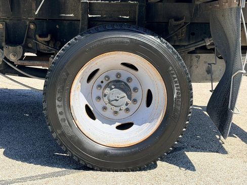 Used 2019 Ford F550 2WD Regular Cab Super Duty image 31