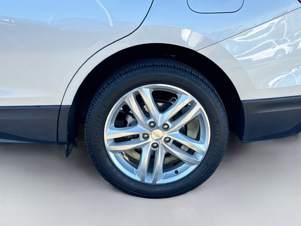 Used 2018 Chevrolet Equinox Premier w/ Infotainment II Package AWD/4WD image 43