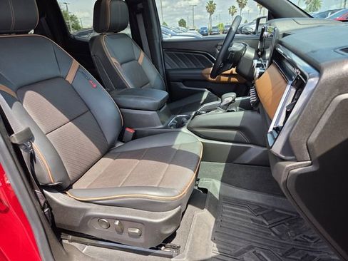Used 2024 GMC Canyon AT4 w/ AT4 Premium Package AWD/4WD image 19
