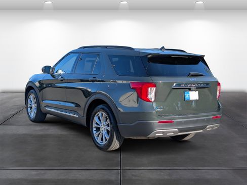 Used 2024 Ford Explorer XLT w/ Equipment Group 202A RWD image 3