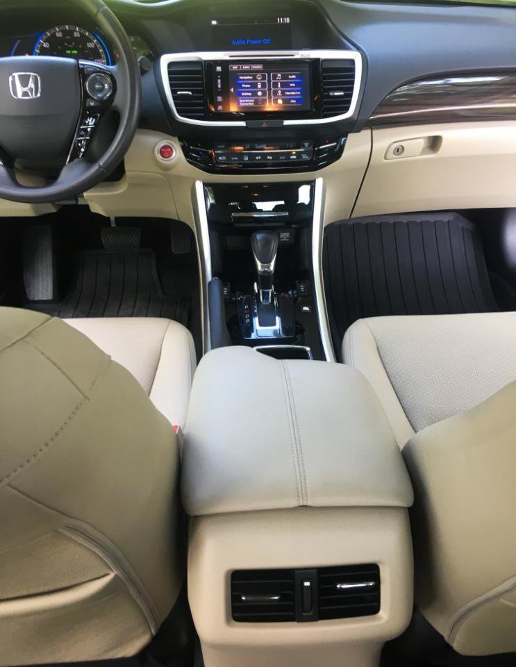 Used 2017 Honda Accord Touring image 28