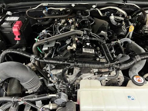 Used 2025 Toyota Tacoma TRD Off-Road AWD/4WD image 24