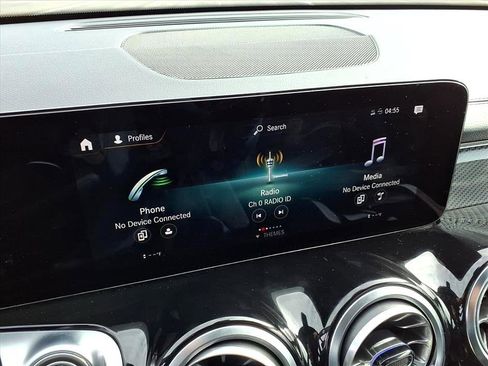 Used 2022 Mercedes-Benz GLB 35 AMG GLB 35 AMG image 29