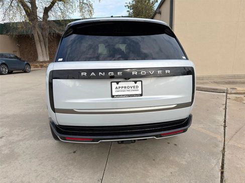 Used 2025 Land Rover Range Rover Long Wheelbase SE AWD/4WD image 4