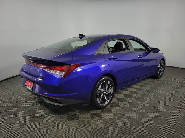 Used 2023 Hyundai Elantra SEL w/ Convenience Package FWD image 9