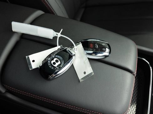 Certified 2025 Bentley Bentayga AWD/4WD image 83