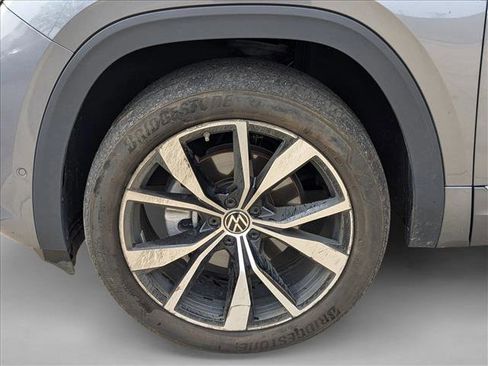 Used 2024 Volkswagen Atlas SEL Premium R-Line image 13