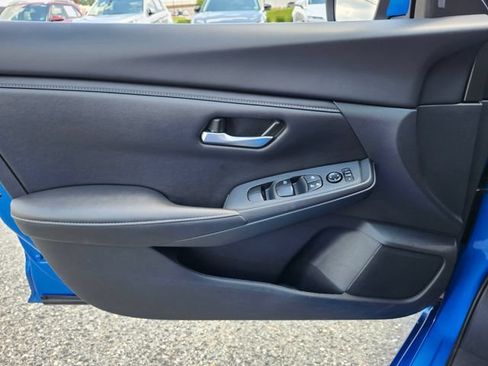 Used 2025 Nissan Sentra SV FWD image 33