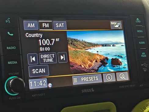 Used 2016 Jeep Wrangler Unlimited Sahara w/ Connectivity Group AWD/4WD image 30
