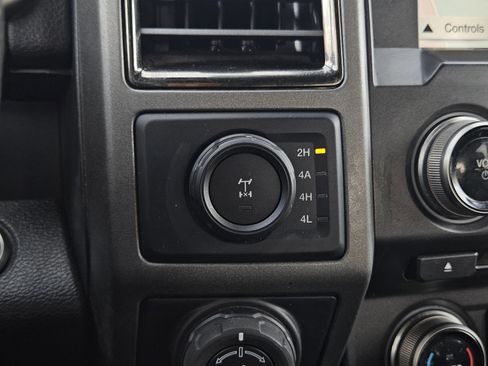 Used 2018 Ford F150 Raptor w/ Equipment Group 802A Luxury image 24