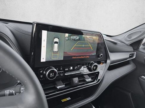 Certified 2025 Toyota Highlander Limited image 15