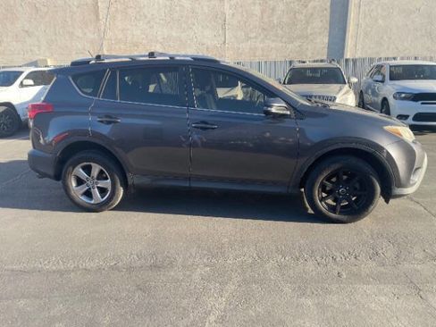 Used 2015 Toyota RAV4 XLE AWD/4WD image 2
