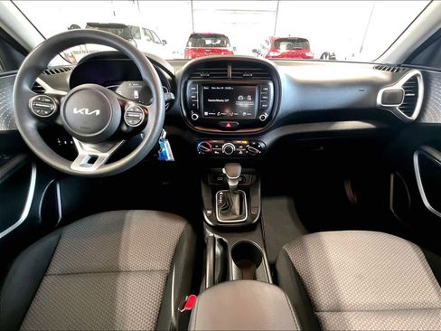 Used 2023 Kia Soul LX image 21