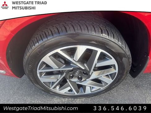 Used 2023 Hyundai Santa Fe Calligraphy image 4