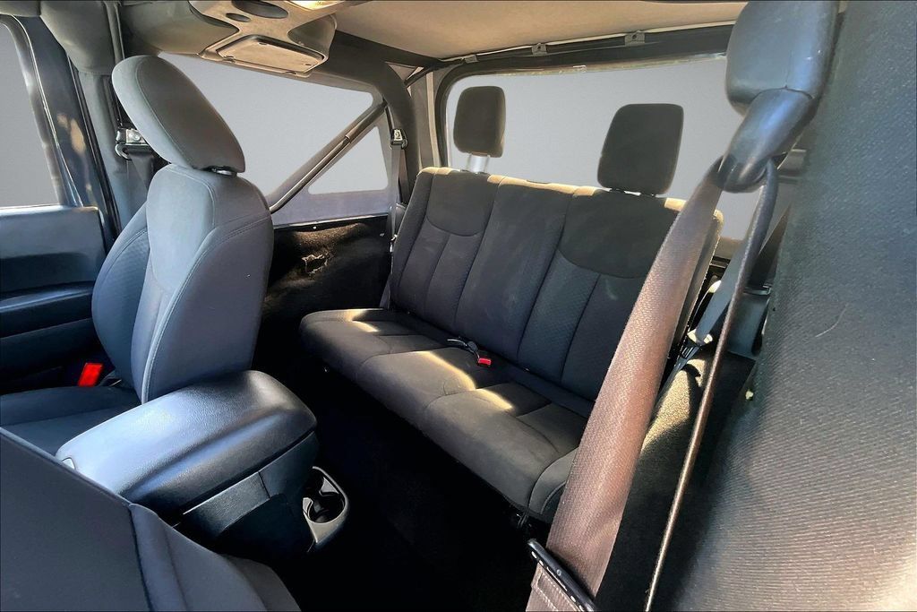 Used 2017 Jeep Wrangler Sport w/ Connectivity Group AWD/4WD image 20