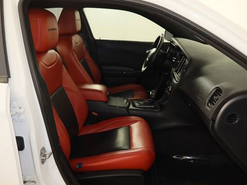 Used 2018 Dodge Charger SXT w/ Blacktop Package image 19