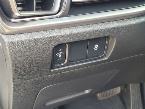 Used 2024 Kia Sorento S image 19