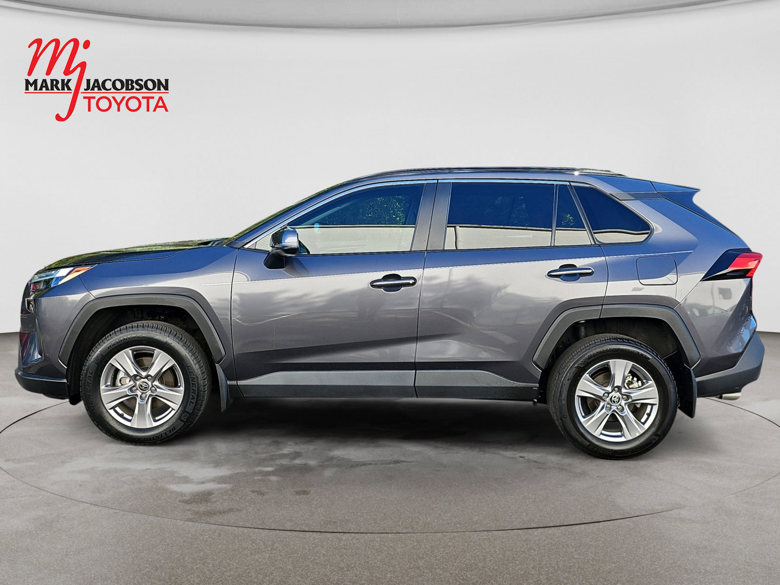 Used 2023 Toyota RAV4 XLE FWD image 15