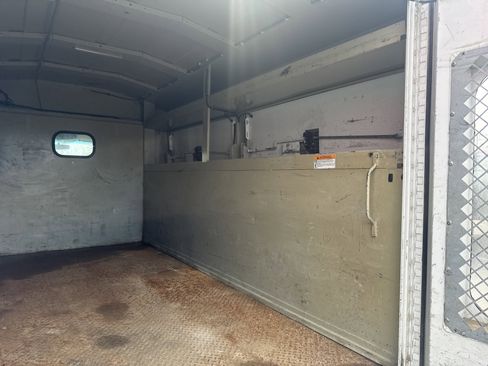 Used 2013 GMC Savana 3500 image 26