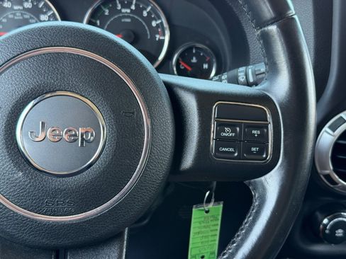 Used 2016 Jeep Wrangler Unlimited Sahara w/ Dual Top Group AWD/4WD image 20