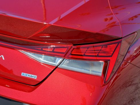 Used 2024 Hyundai Elantra Blue FWD image 35