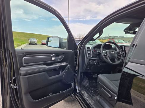 New 2026 RAM 1500 4x4 Crew Cab image 10