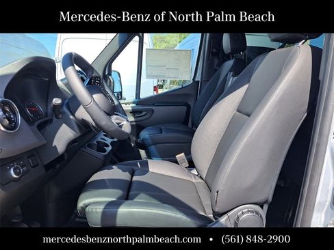New 2025 Mercedes-Benz Sprinter 2500 image 9