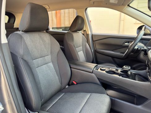 Used 2025 Nissan Rogue SV AWD/4WD image 31