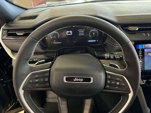 New 2026 Jeep Grand Cherokee Limited image 14