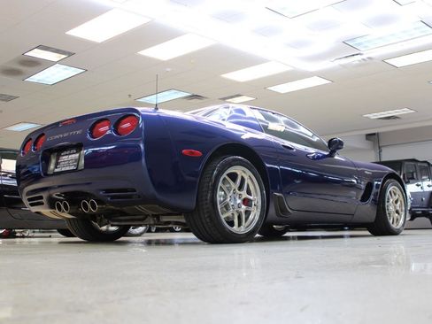 Used 2004 Chevrolet Corvette Z06 w/ Z06 Preferred Equipment Group RWD image 28