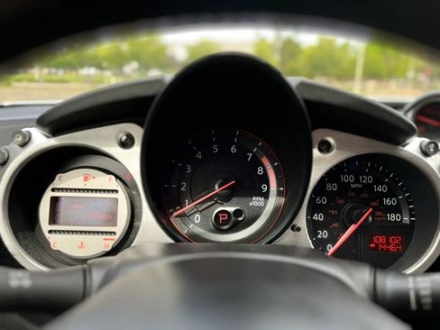 Used 2009 Nissan 370Z Touring w/ Sport Pkg RWD image 13