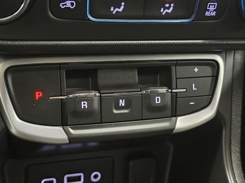 Used 2023 GMC Terrain SLE image 27