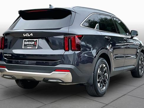 Used 2025 Kia Sorento S FWD image 13