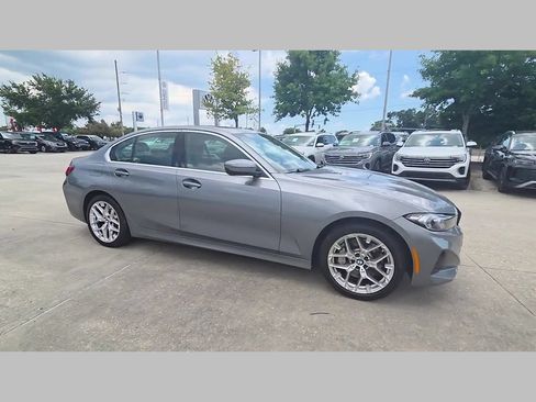 Used 2025 BMW 330i Sedan w/ Convenience Package RWD image 54