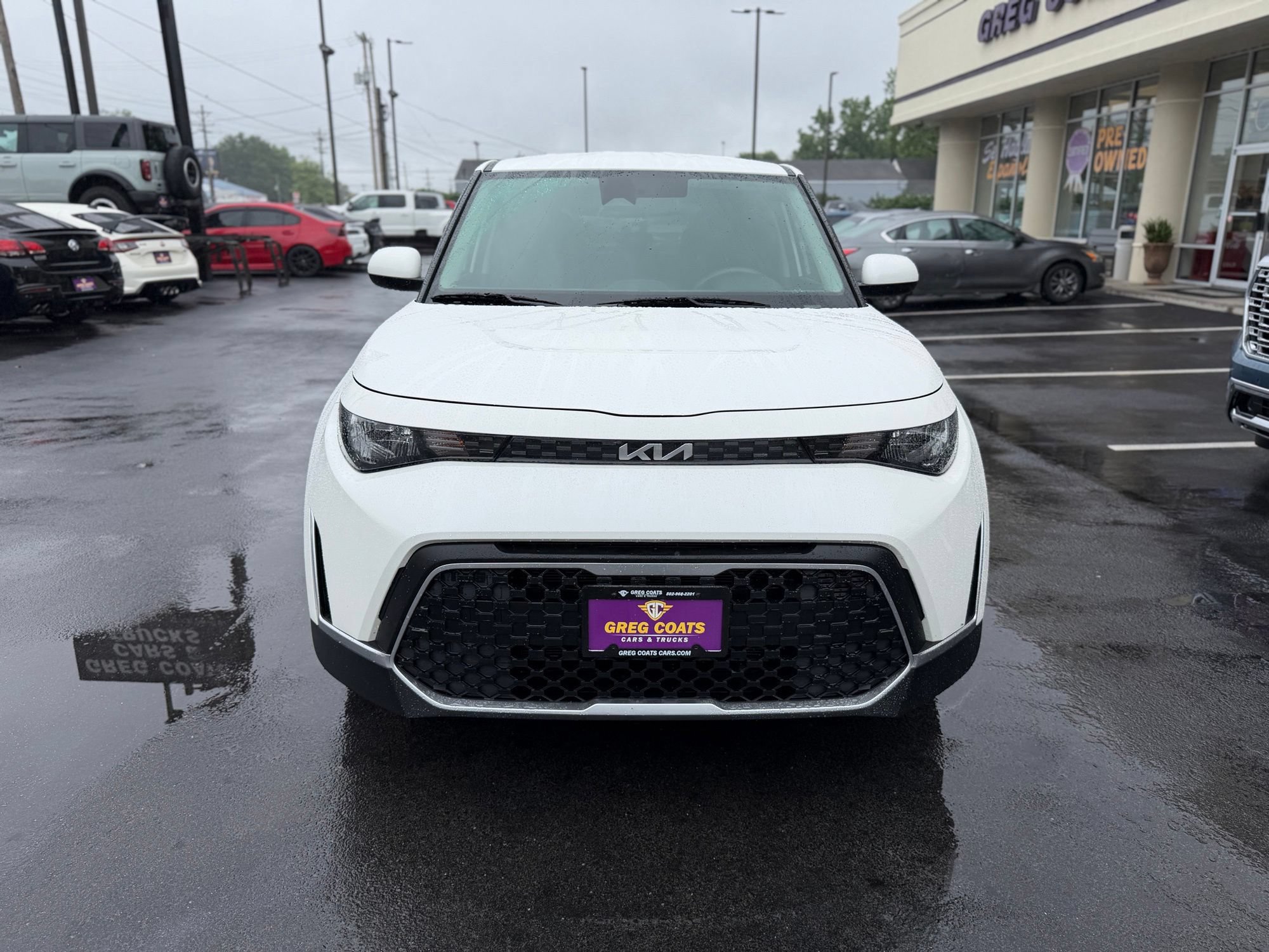 Used 2023 Kia Soul LX FWD image 2