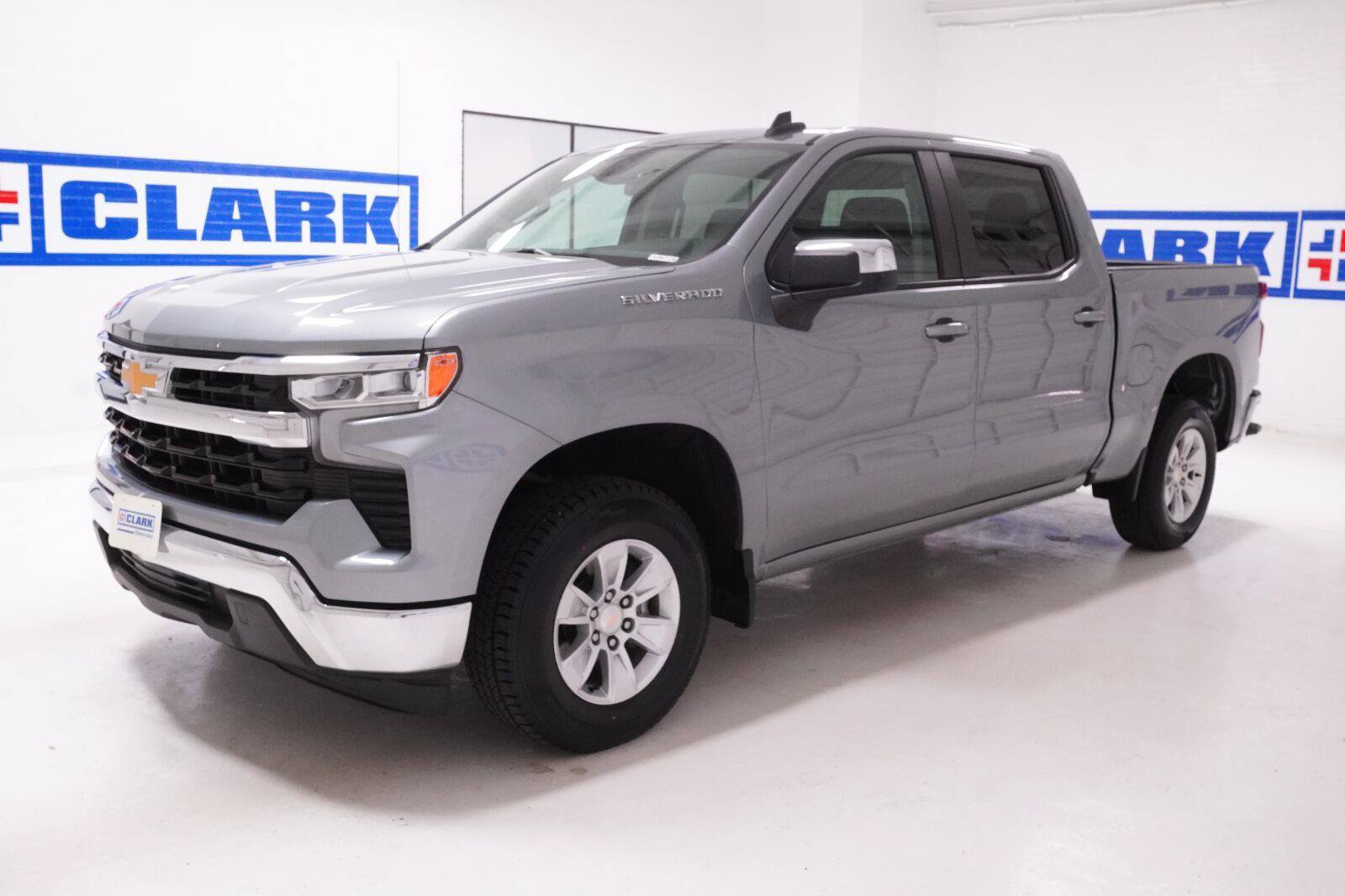 Used 2025 Chevrolet Silverado 1500 LT RWD image 31
