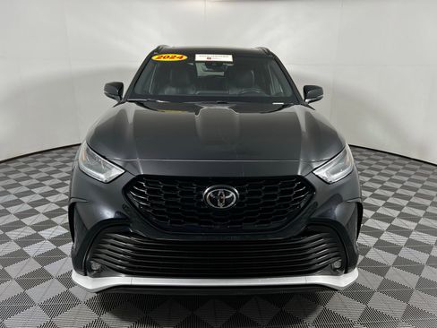 Certified 2024 Toyota Highlander XSE image 2