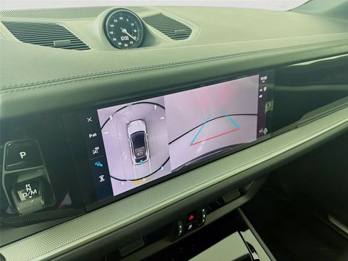 Certified 2025 Porsche Cayenne image 18