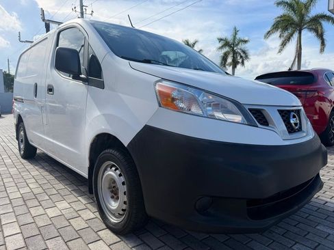 Used 2018 Nissan NV200 S FWD image 1