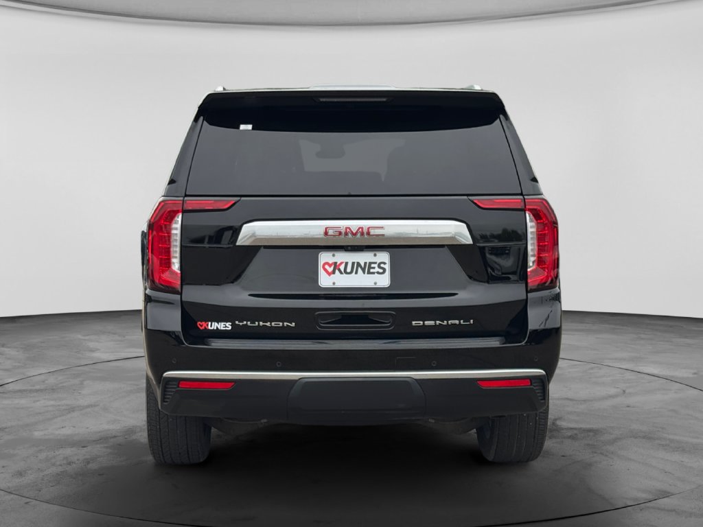 Used 2024 GMC Yukon Denali w/ Advanced Technology Package AWD/4WD image 8