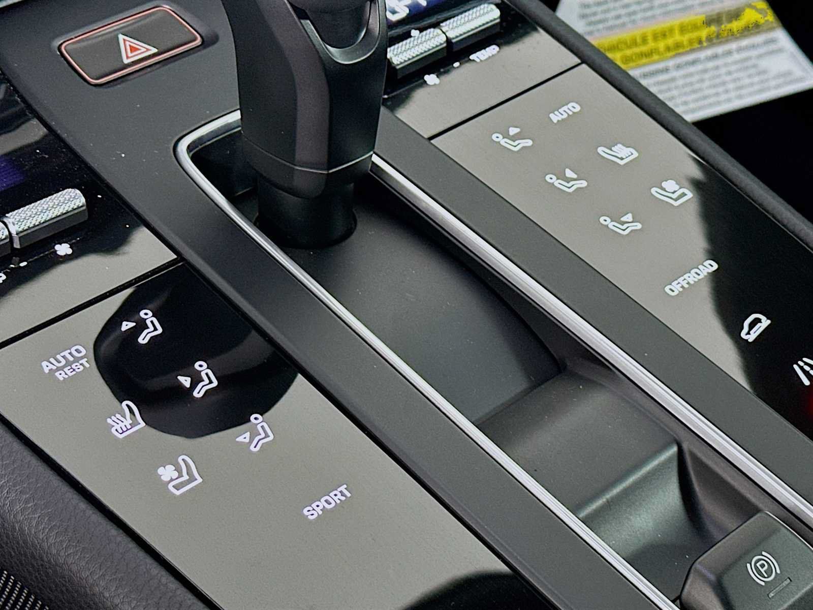 Used 2026 Porsche Macan AWD/4WD image 21