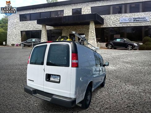 Used 2022 Chevrolet Express 2500 w/ Driver Convenience Package RWD image 4