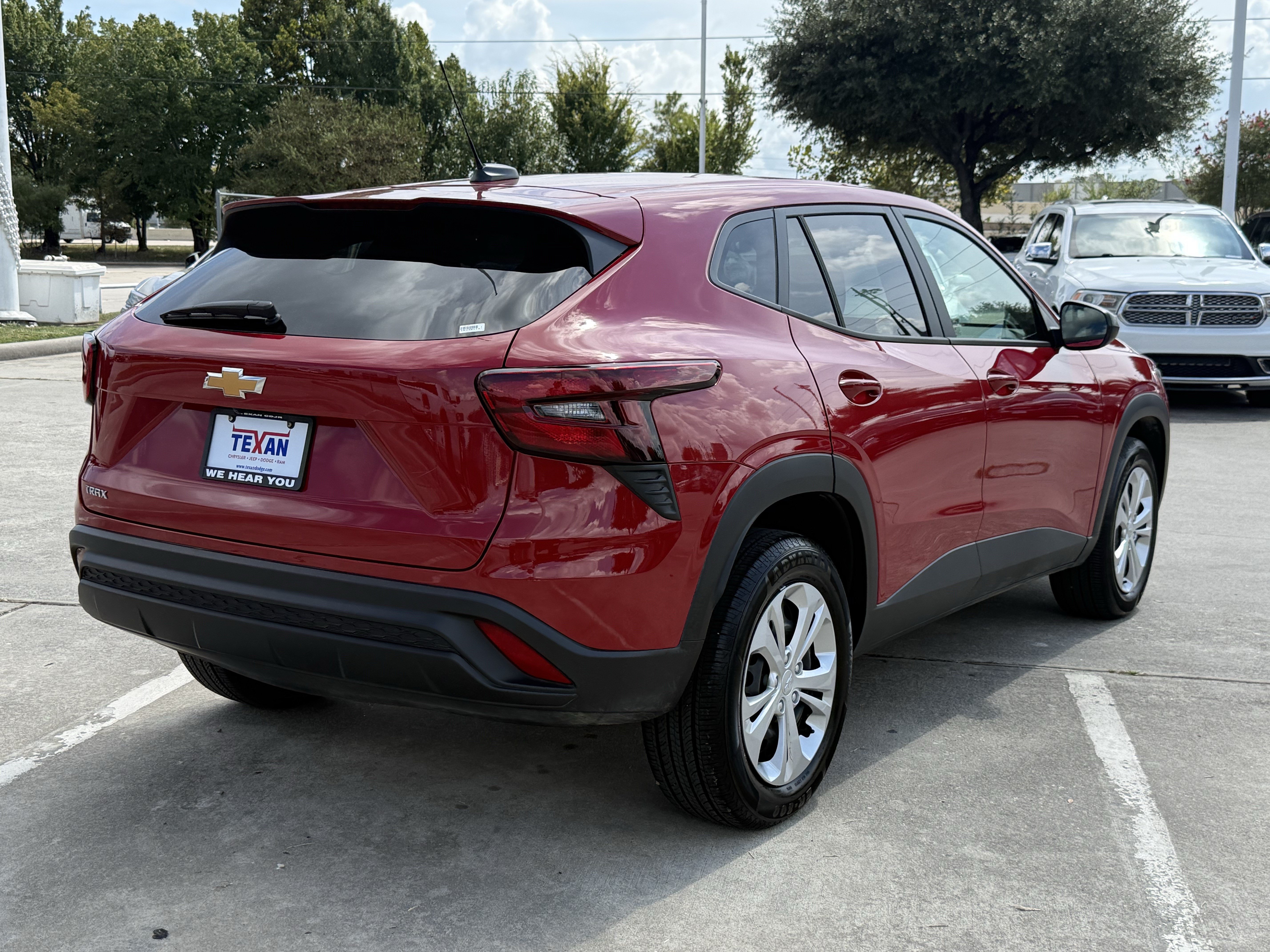 Used 2026 Chevrolet Trax LS FWD image 5