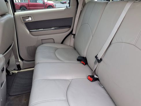 Used 2010 Mercury Mariner Premier FWD image 7